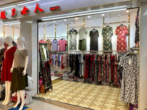 虎門服裝批發(fā)城大清倉 10元一件，500件裝一麻袋，搶購正當(dāng)時